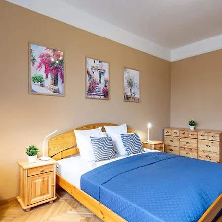 - Free Parking - Apartament