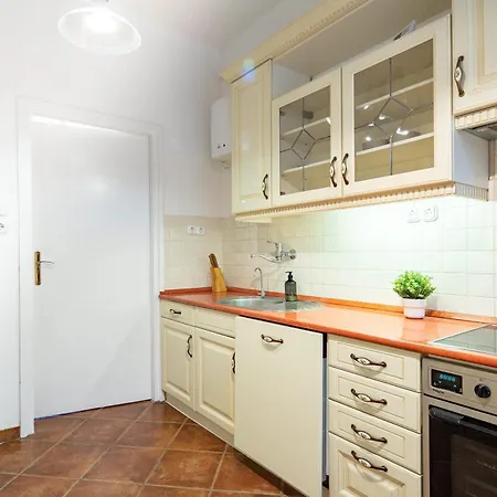 Apartman - Free Parking - *