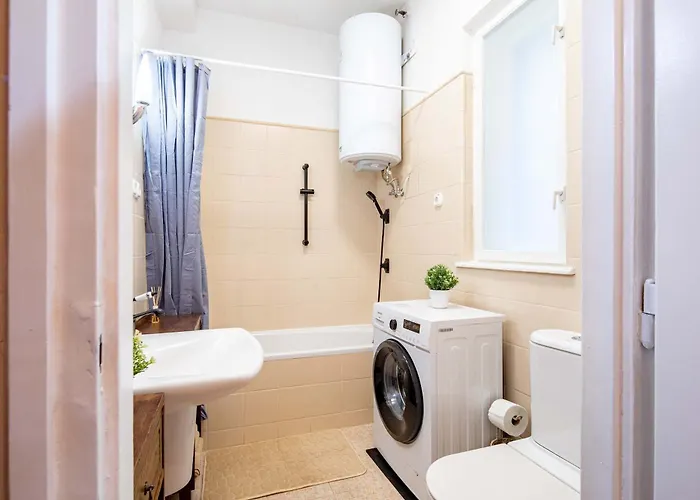 - Free Parking - בודפשט