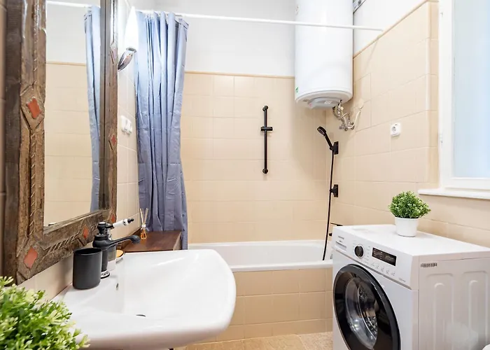 דירה - Free Parking -